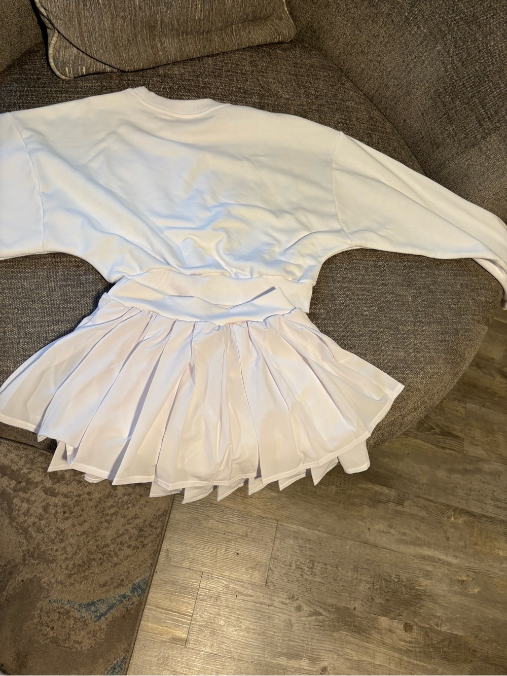 ALO Yoga White Cropped Sweatshirt & Tulle Skirt Set - Picture 2 of 2